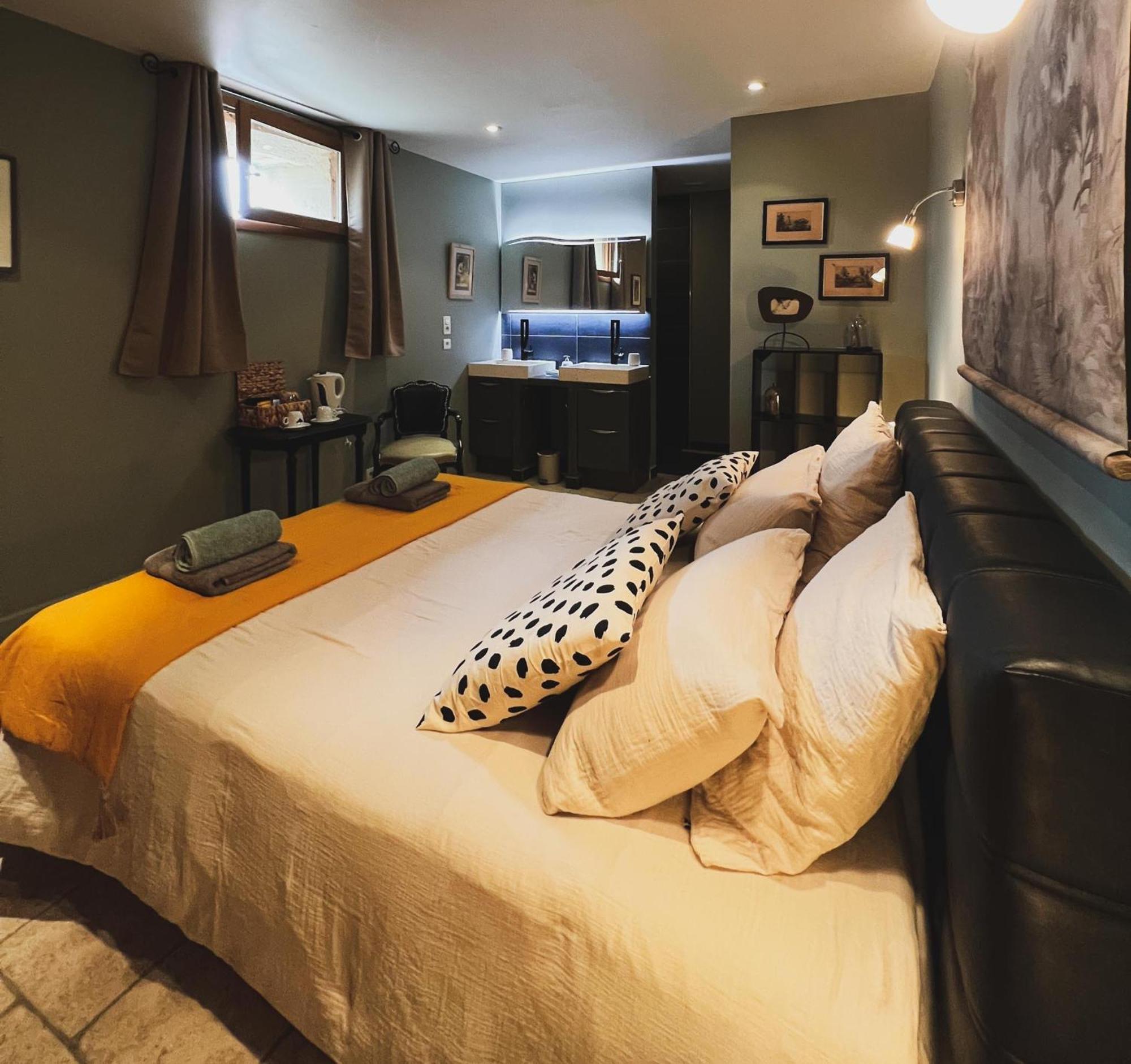 Au Bout Du Pre Otel Pézenas Dış mekan fotoğraf